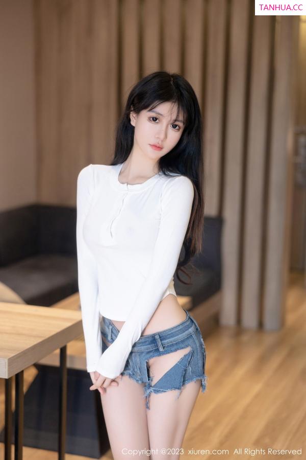   [XiuRen]高清写真图 2023.06.30 No.7010 幼幼 清纯美腿第3张图片
